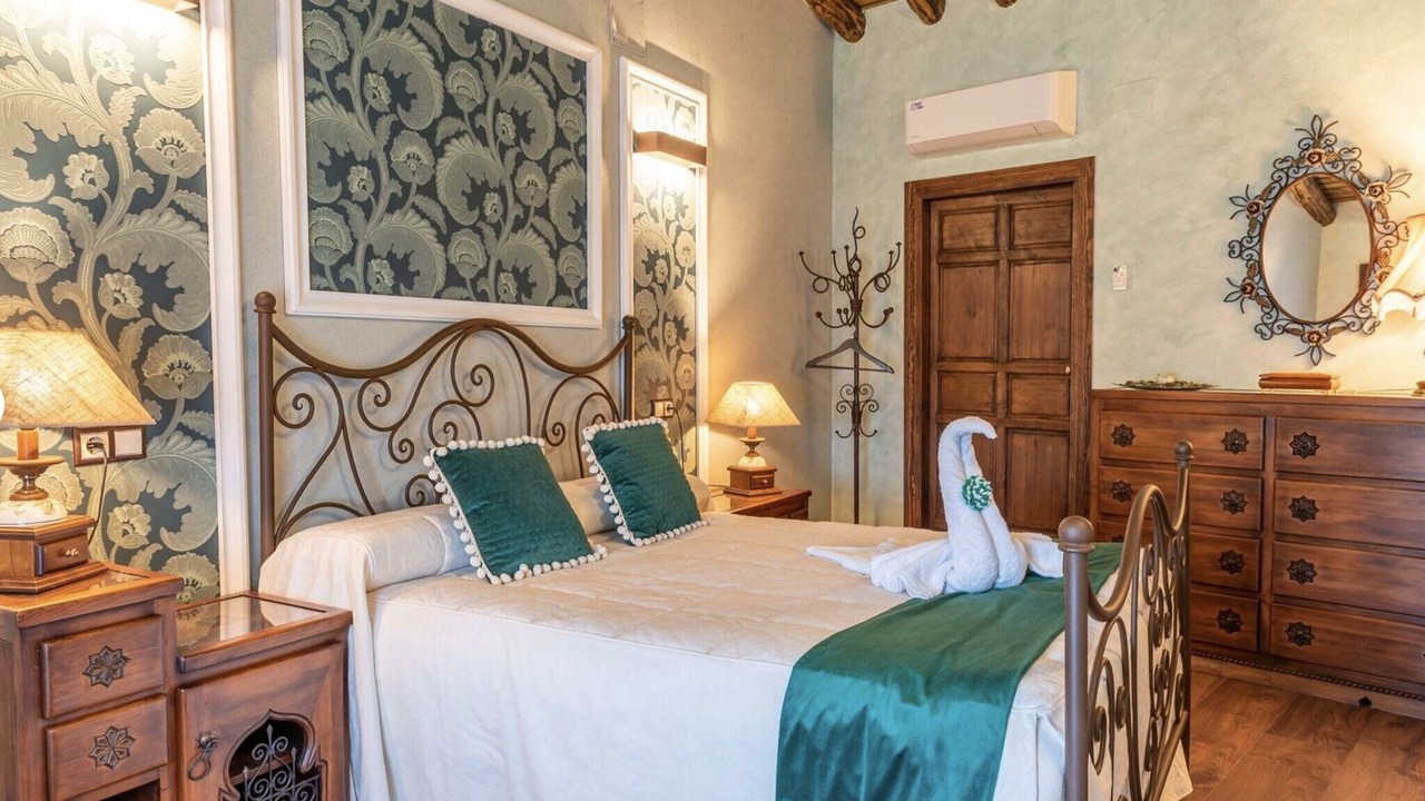 Photo of Bedroom in Noves