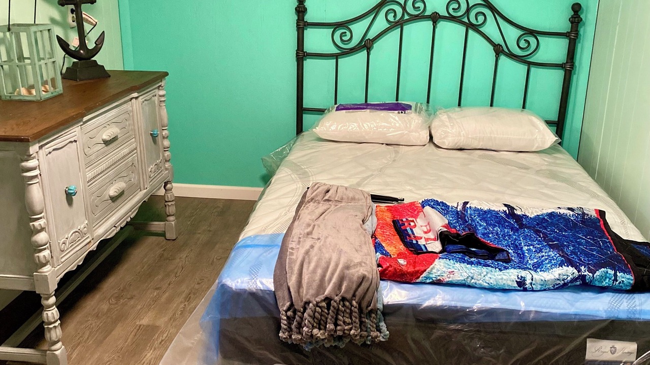 Photo of Bedroom in Winchester Bay