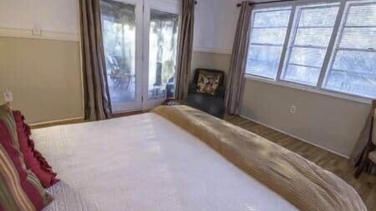 Photo of Bedroom in Karnack