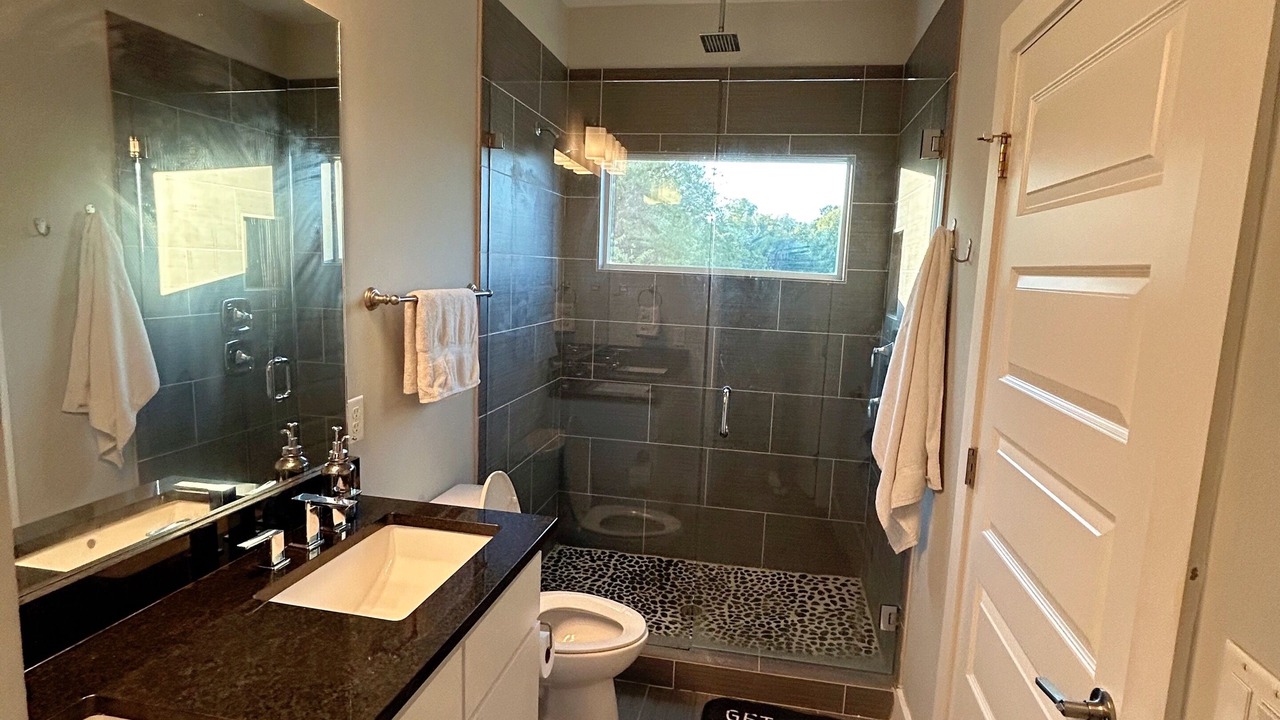 Photo of Bathroom in St. John - Coronado Hills