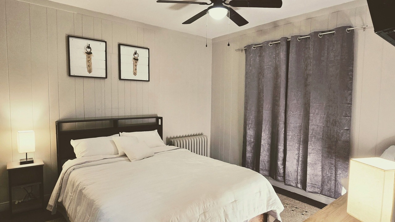 Photo of Bedroom in Oelwein