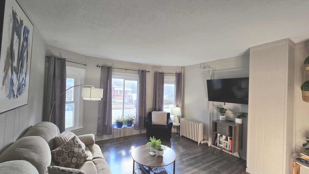 Photo of Livingroom in Oelwein