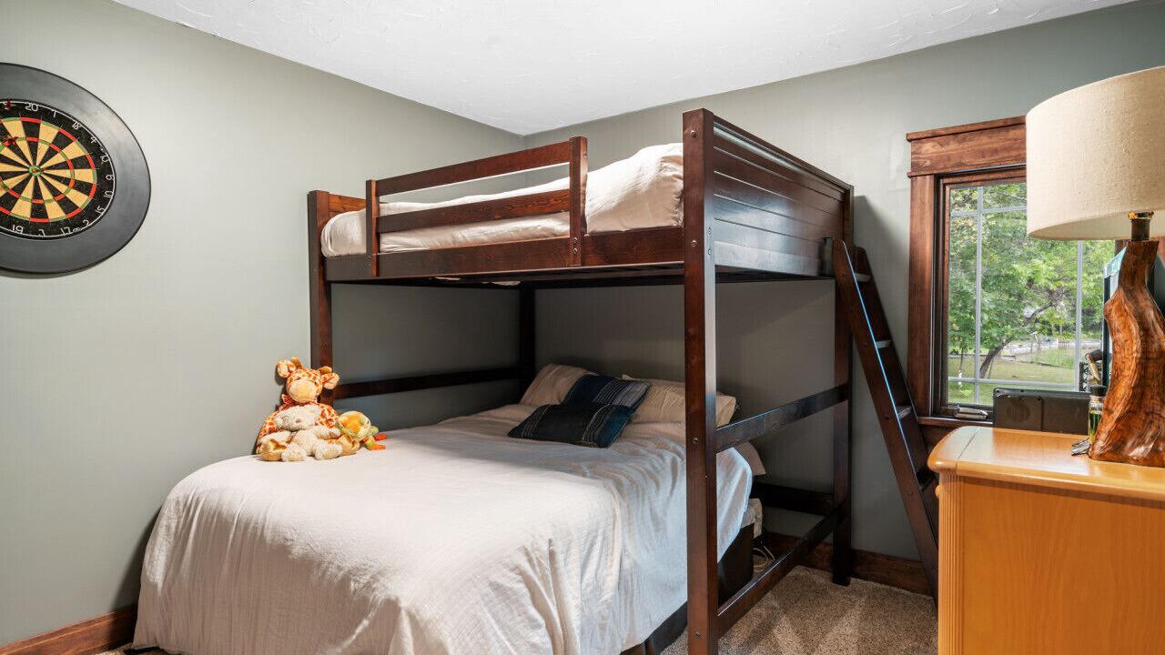 Photo of Bedroom in Brutus