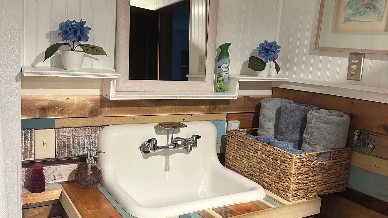 Photo of Bathroom in Town of Porter