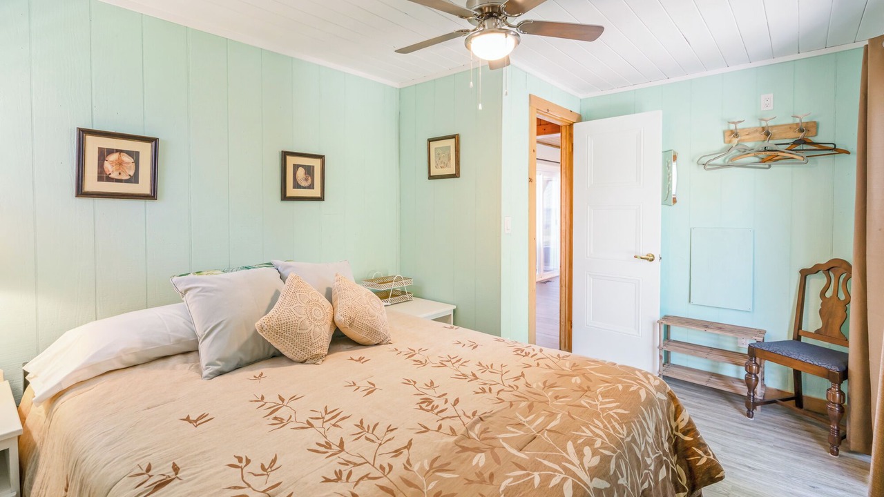Photo of Bedroom in Point Abino