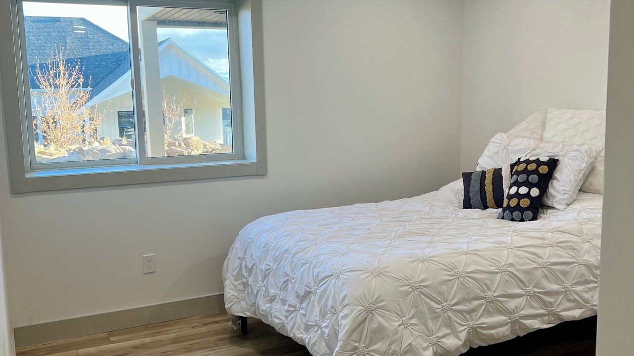 Photo of Bedroom in Pleasant View