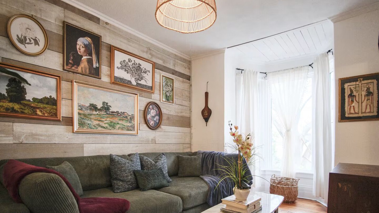 Photo of Livingroom in Bowmanville