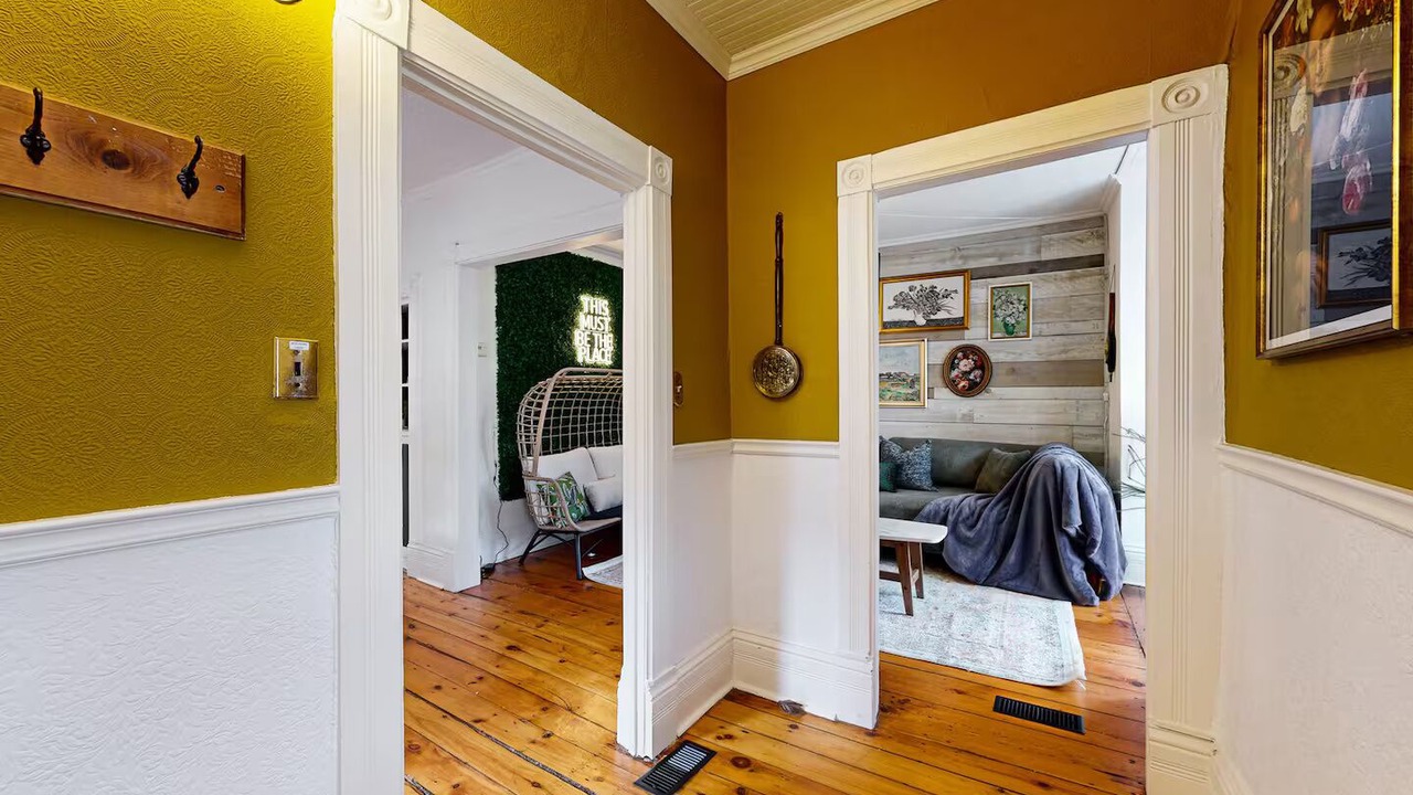 Photo of Livingroom in Bowmanville