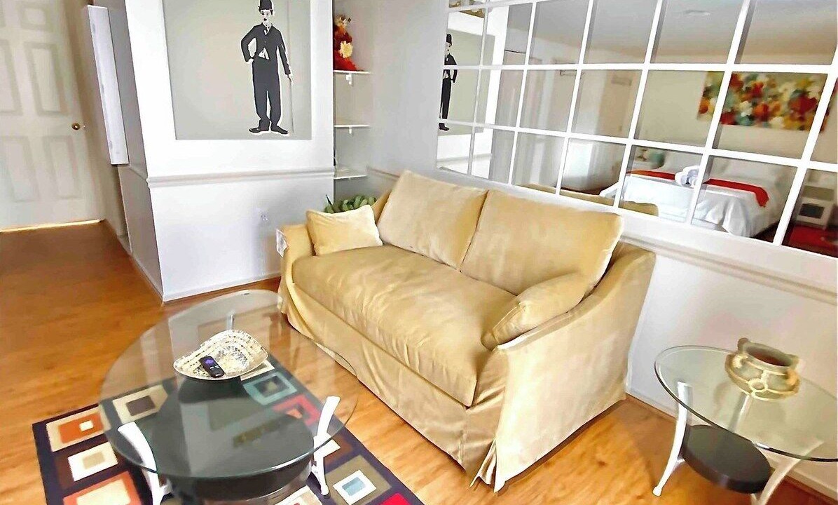 Photo of Livingroom in Reston