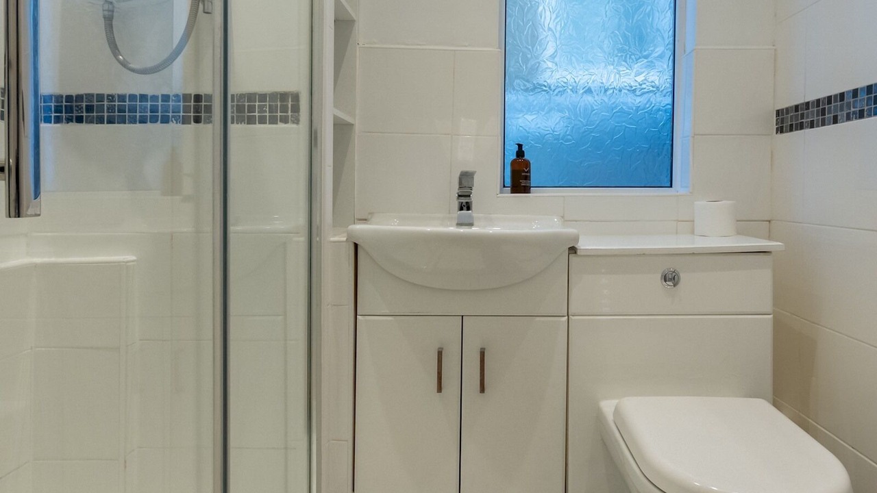 Photo of Bathroom in Leigh-on-Sea