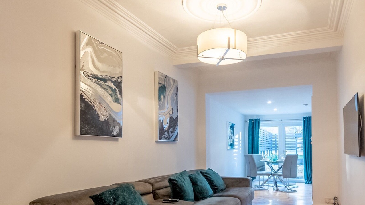 Photo of Livingroom in Leigh-on-Sea