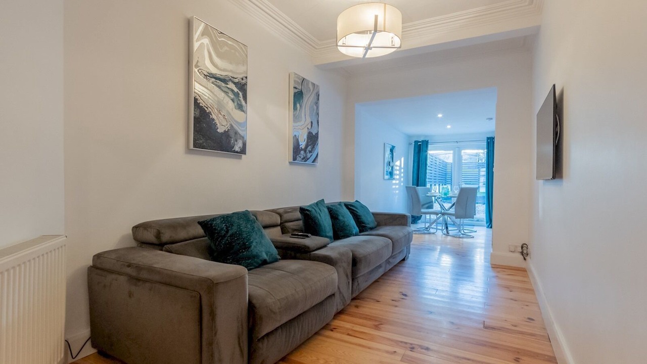 Photo of Livingroom in Leigh-on-Sea