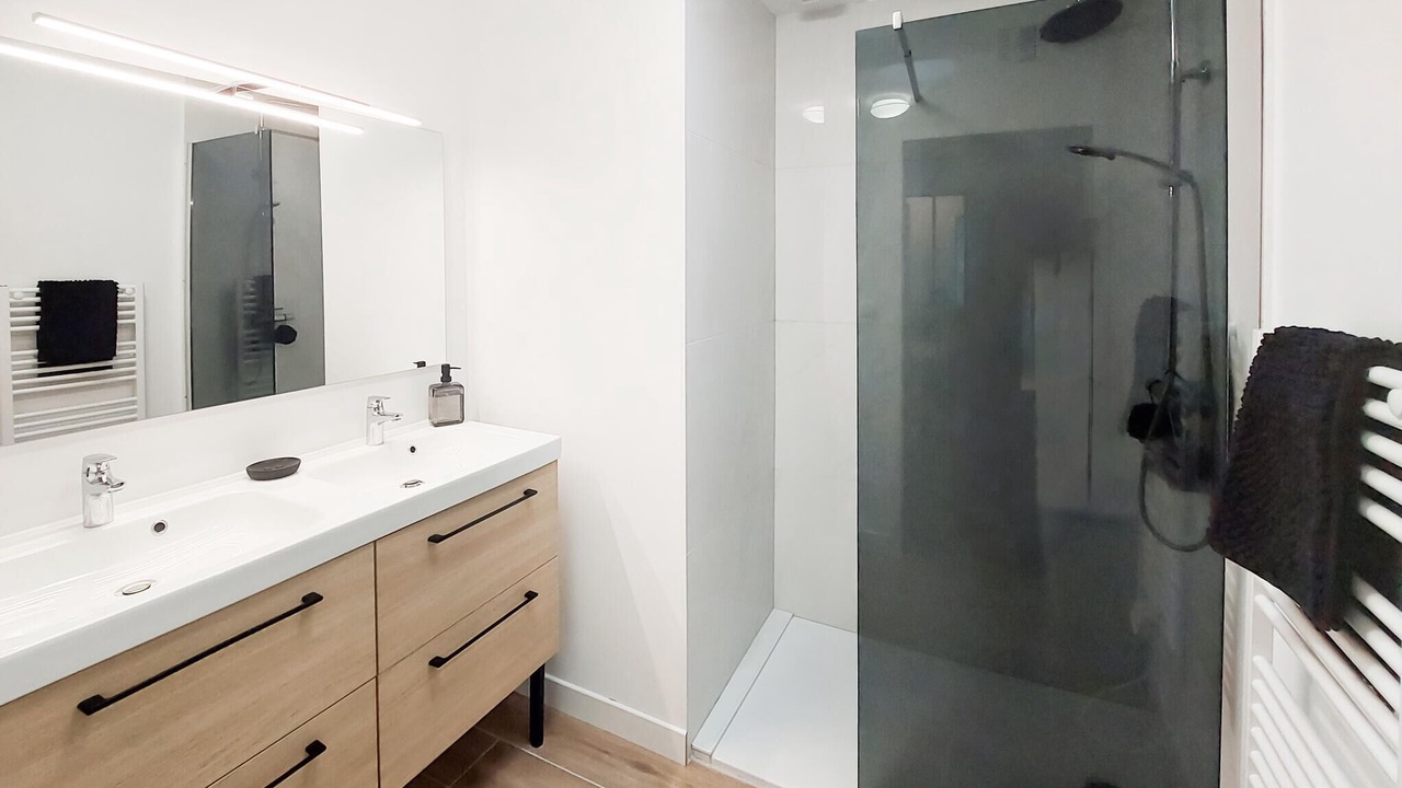 Photo of Bathroom in La Plaine-sur-Mer