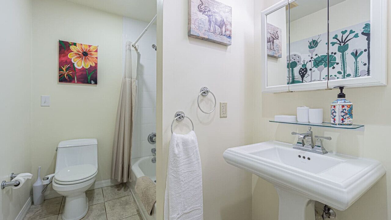 Photo of Bathroom in Saddlebrook