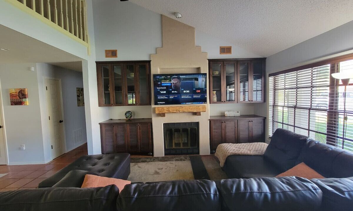 Photo of Livingroom in Saddlebrook