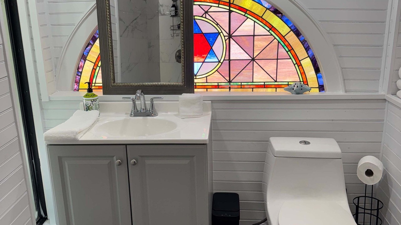 Photo of Bathroom in Long Beach Estates
