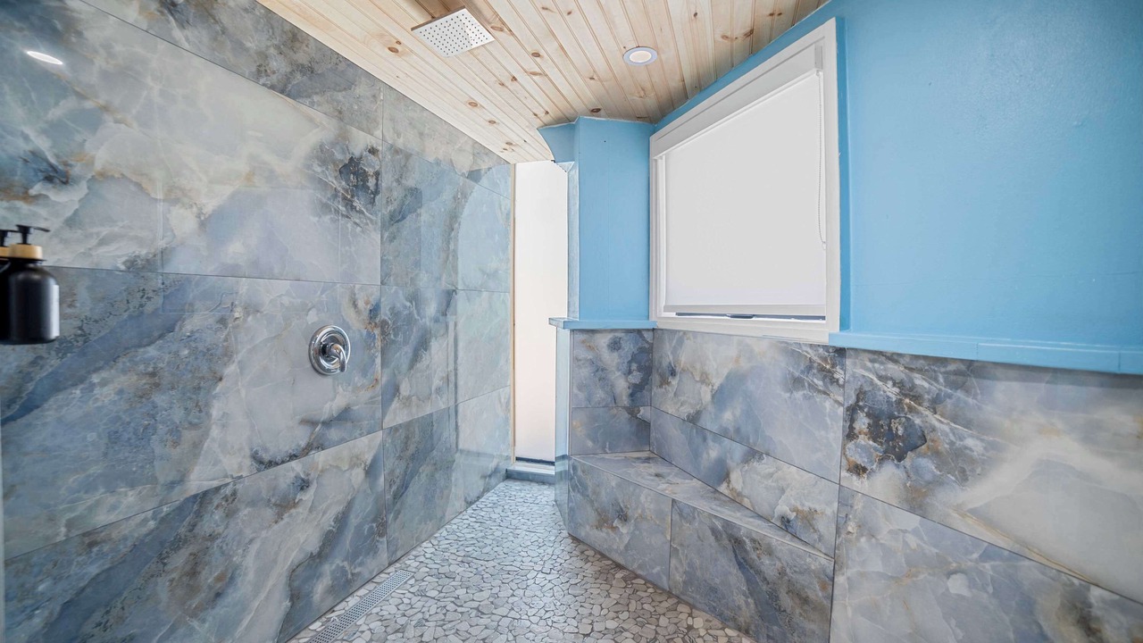 Photo of Bathroom in Long Beach Estates