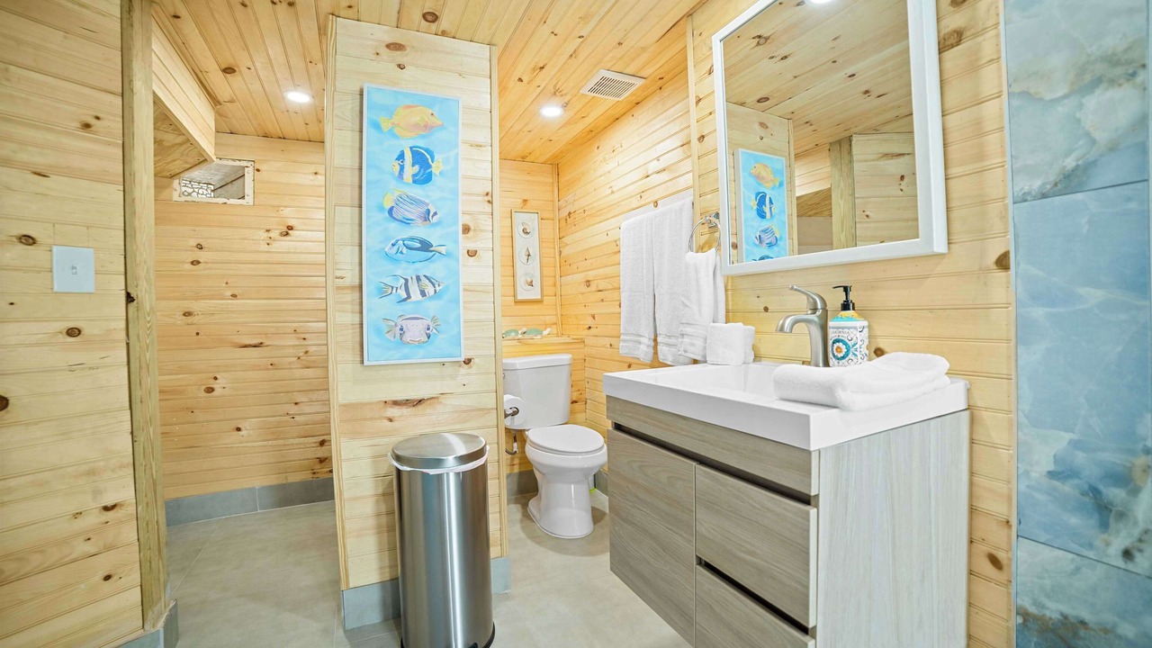 Photo of Bathroom in Long Beach Estates