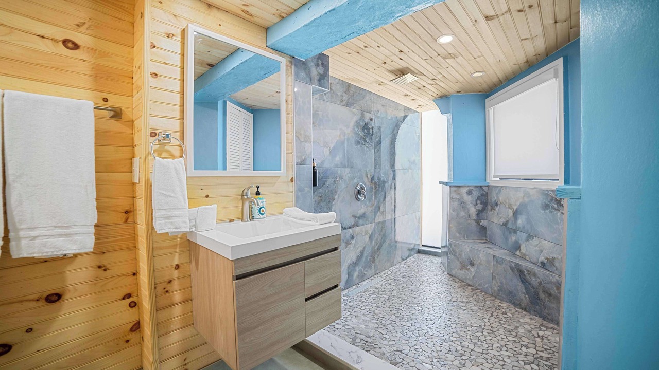 Photo of Bathroom in Long Beach Estates
