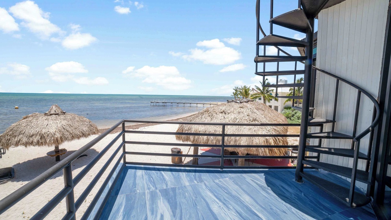 Photo of Outdoor in Long Beach Estates