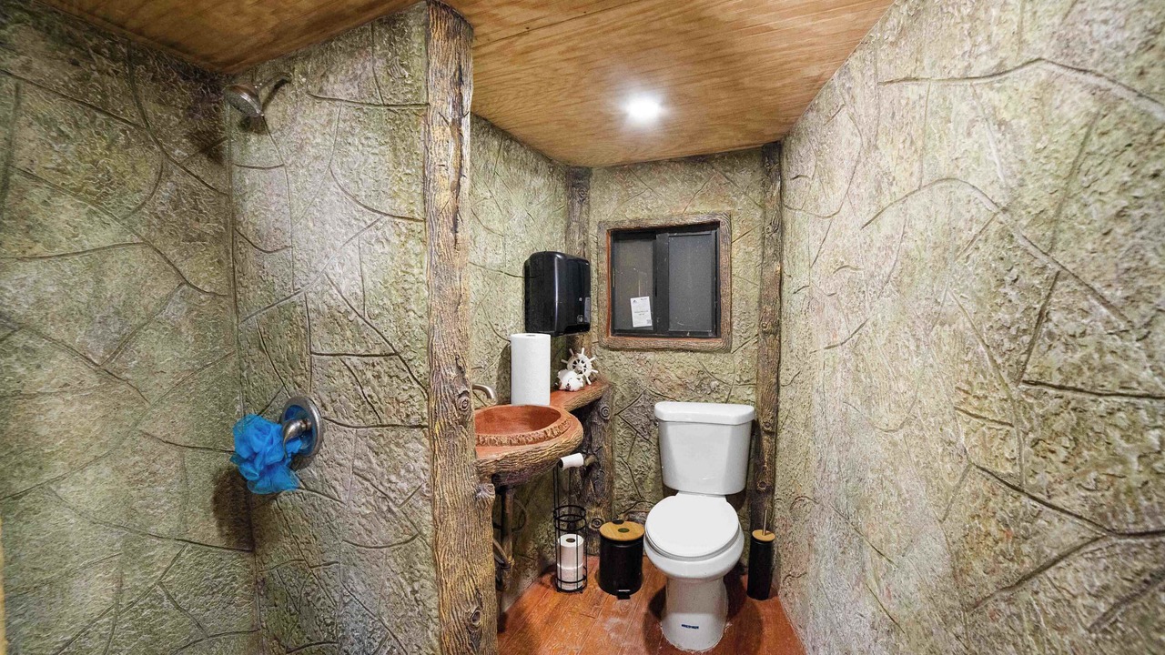 Photo of Bathroom in Long Beach Estates