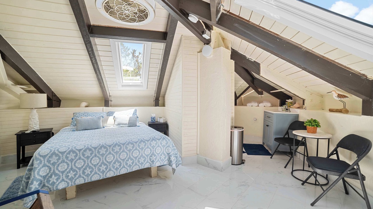 Photo of Bedroom in Long Beach Estates