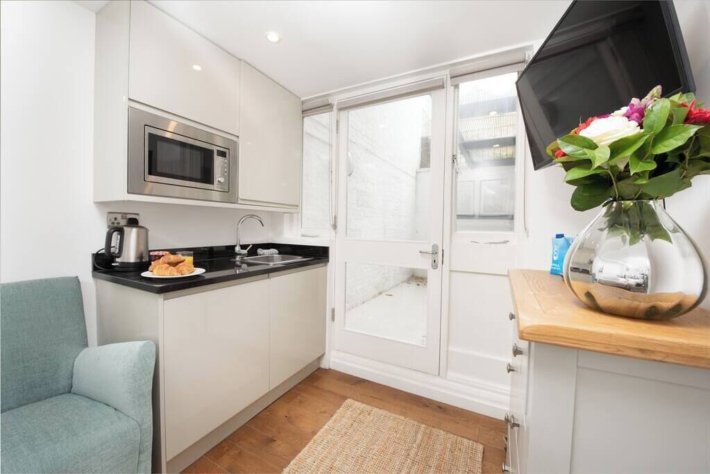 Photo of Others in Notting Dale