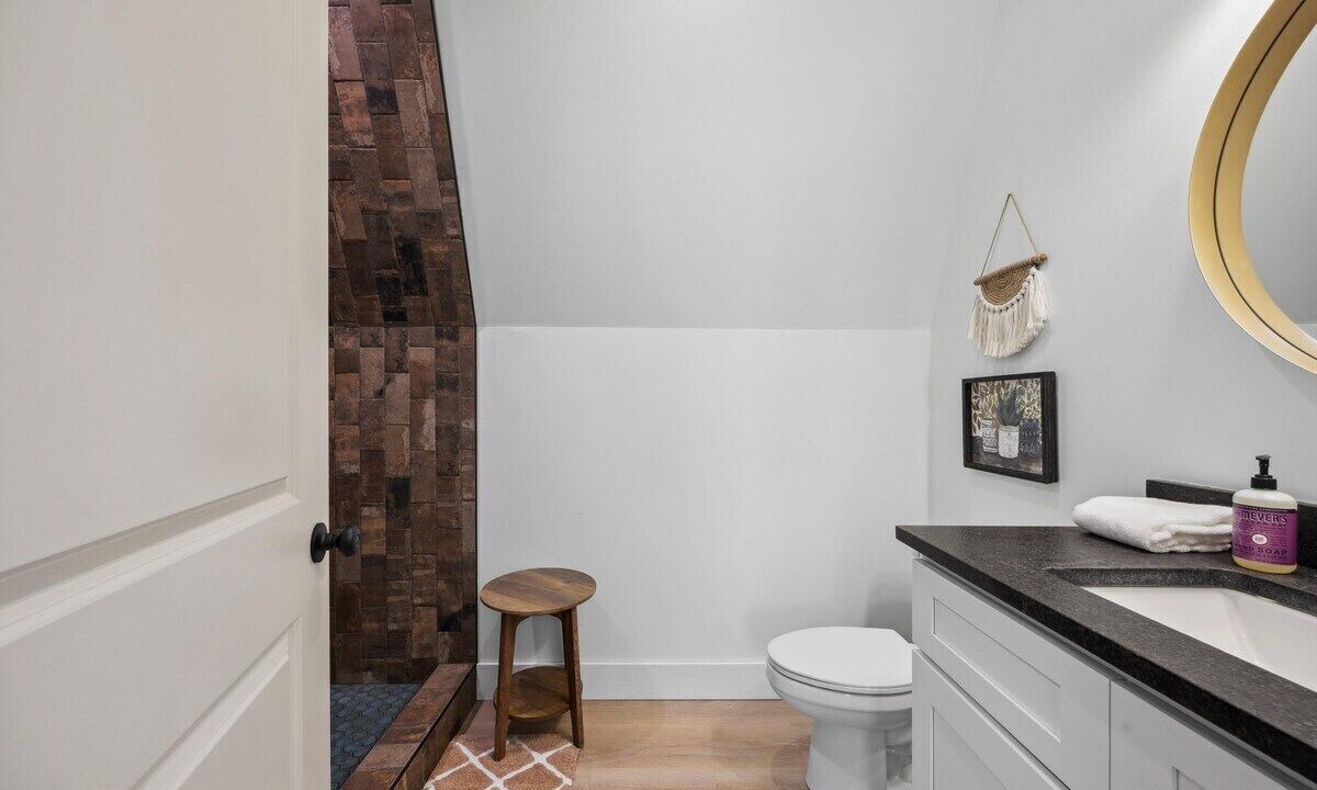 Photo of Bathroom in Chattanooga Valley