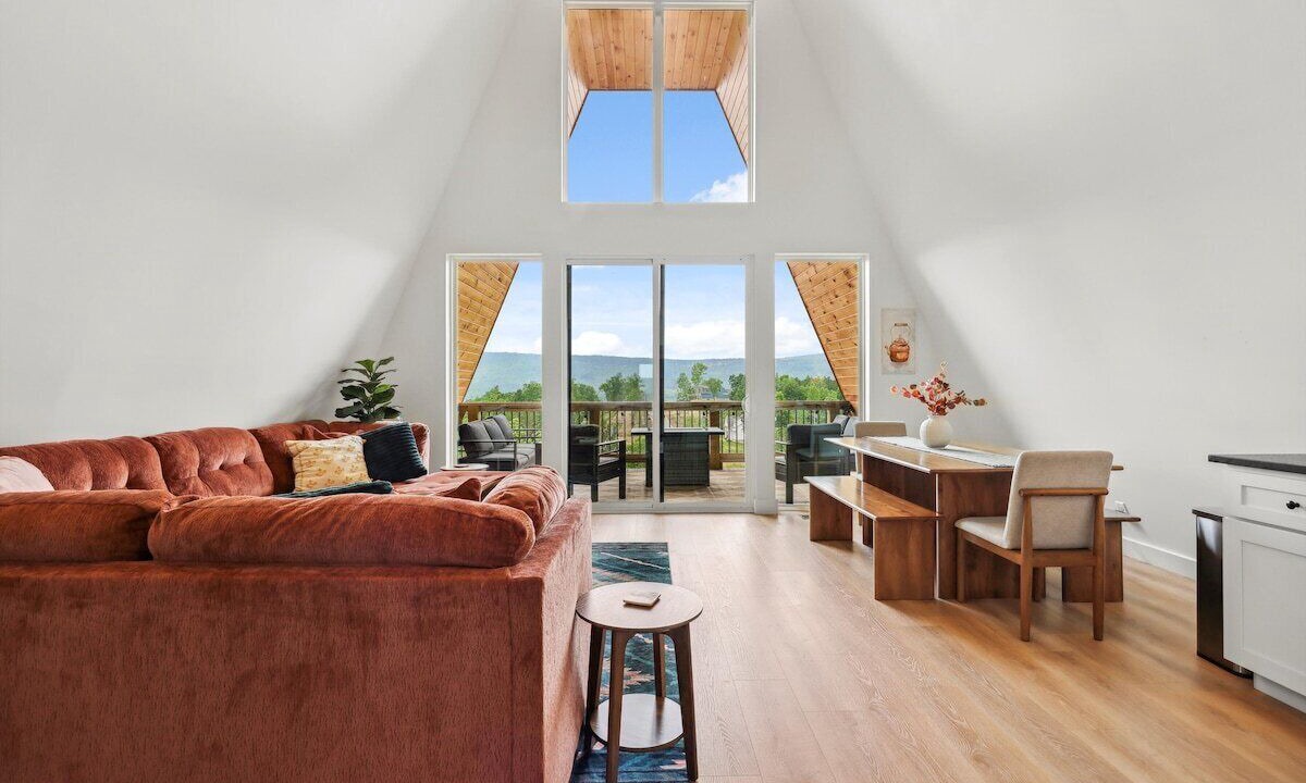 Photo of Livingroom in Chattanooga Valley