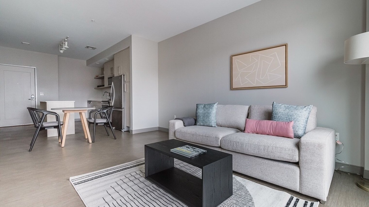 Photo of Livingroom in Forest Hills - Woodbourne