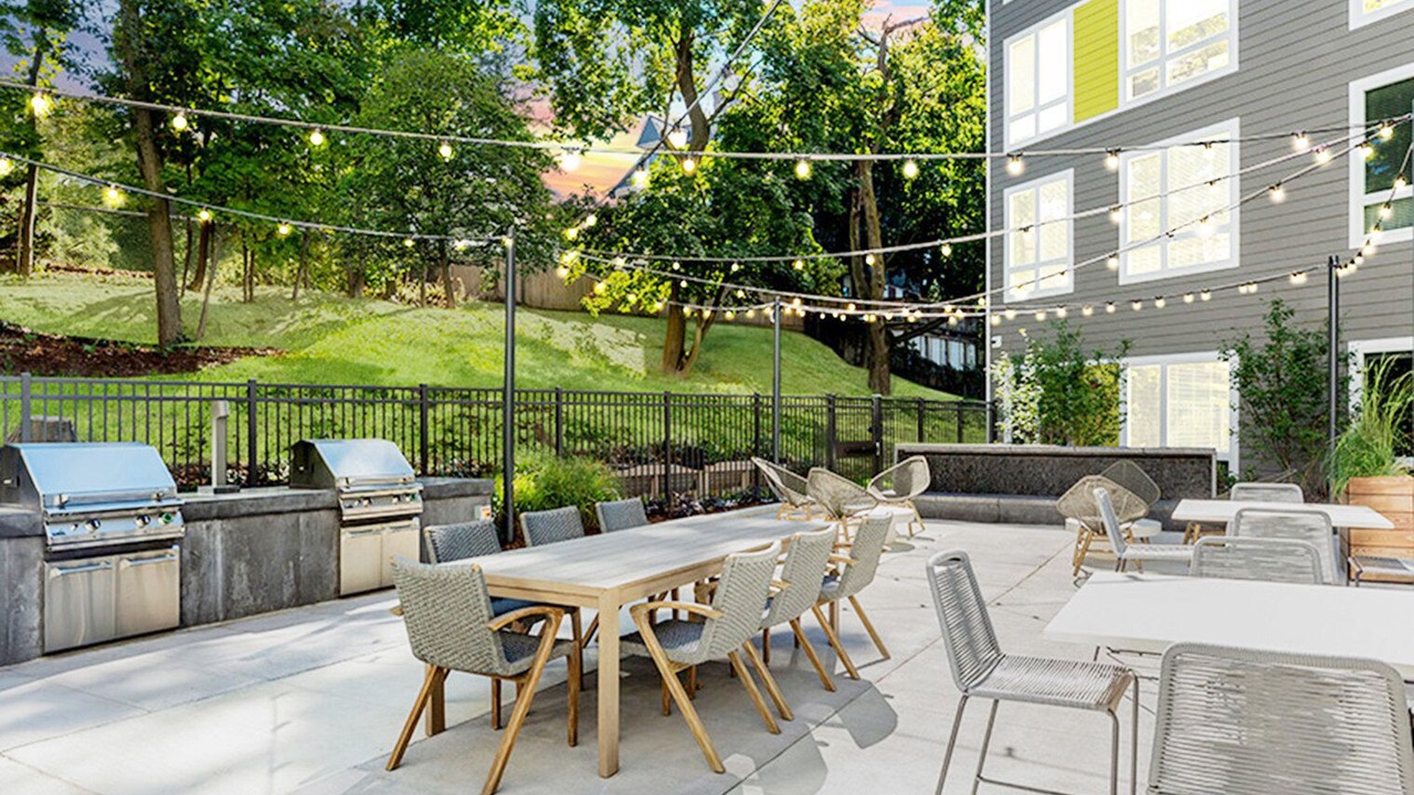 Photo of Outdoor in Forest Hills - Woodbourne