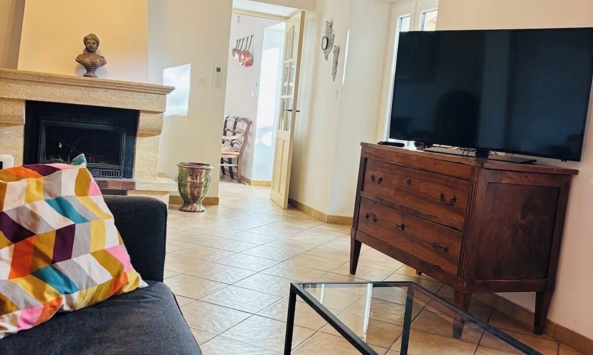 Photo of Livingroom in Camaret-sur-Aigues