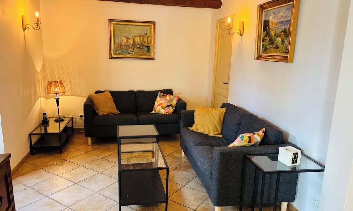 Photo of Livingroom in Camaret-sur-Aigues