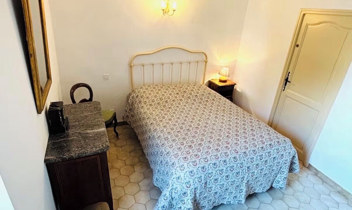Photo of Bedroom in Camaret-sur-Aigues