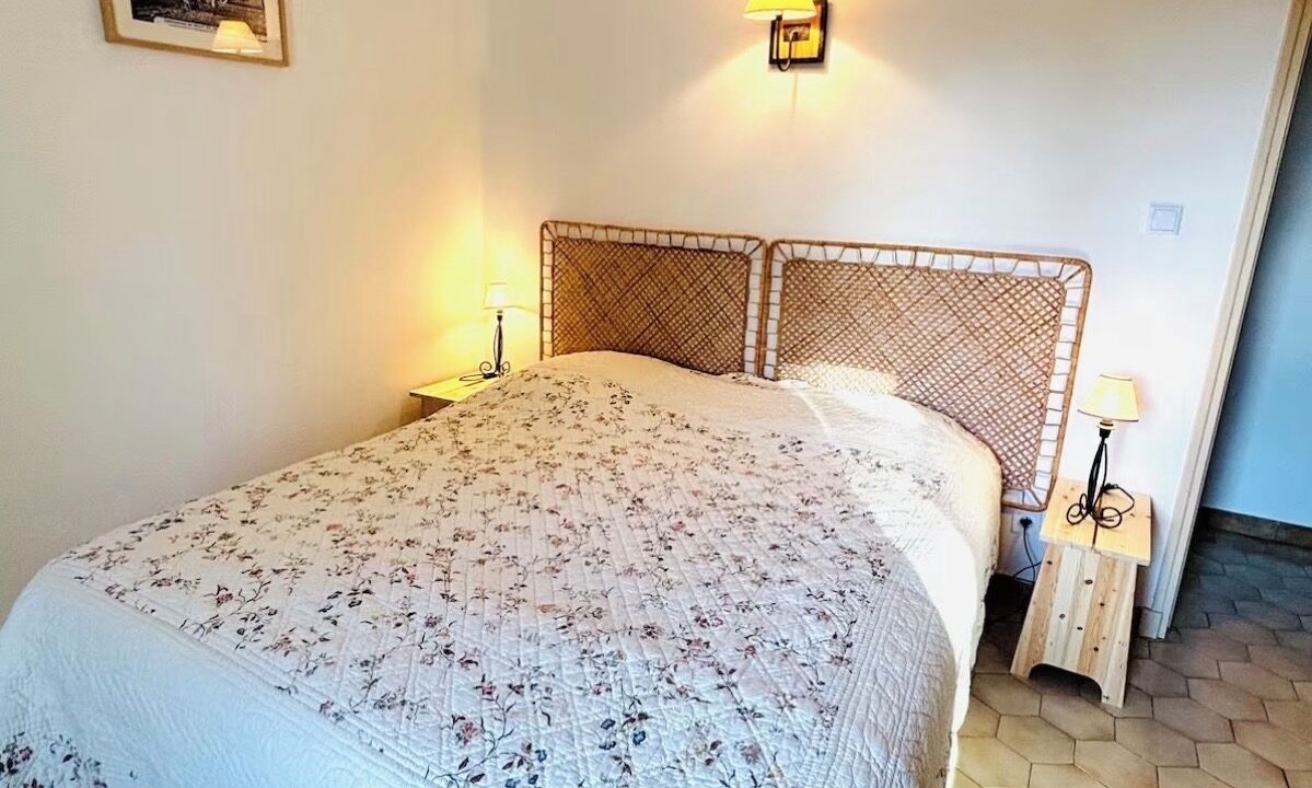 Photo of Bedroom in Camaret-sur-Aigues