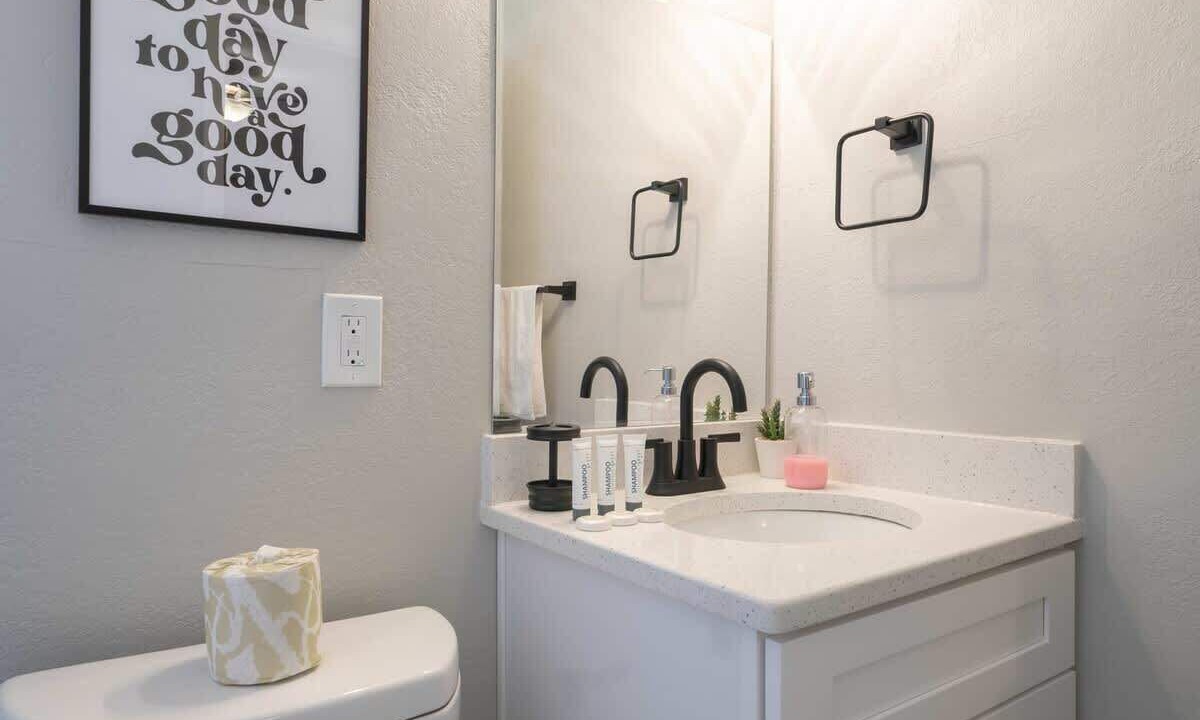 Photo of Bathroom in East Ocean View