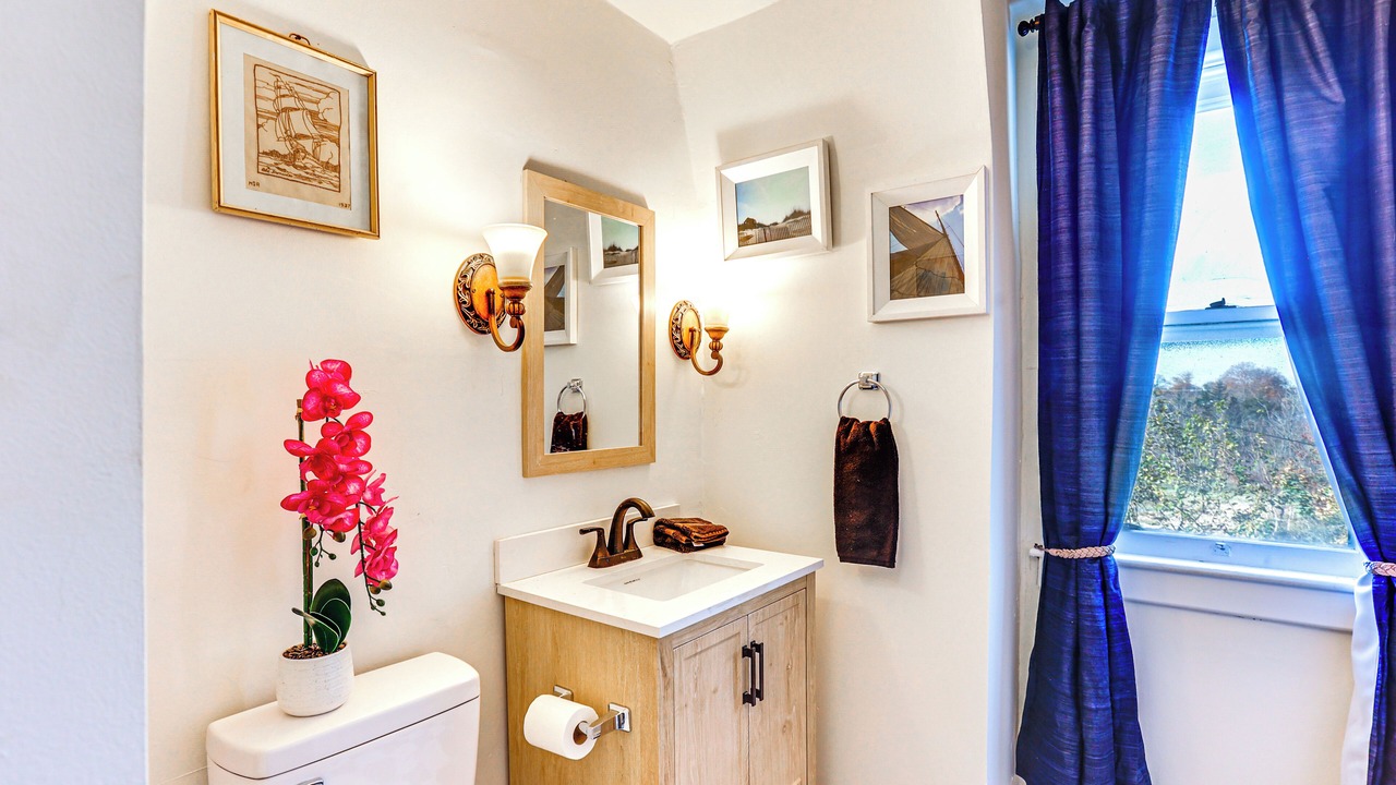 Photo of Bathroom in Annville