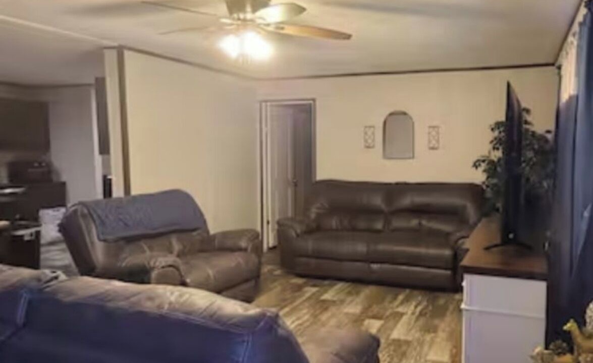 Photo of Livingroom in Brownsville
