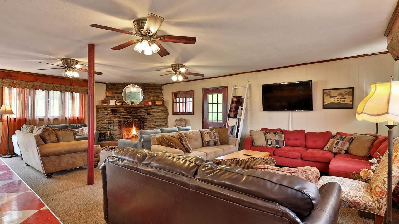 Photo of Livingroom in Pittsfield