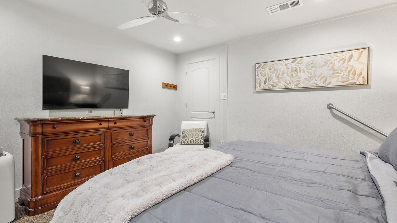 Photo of Bedroom in Garfield