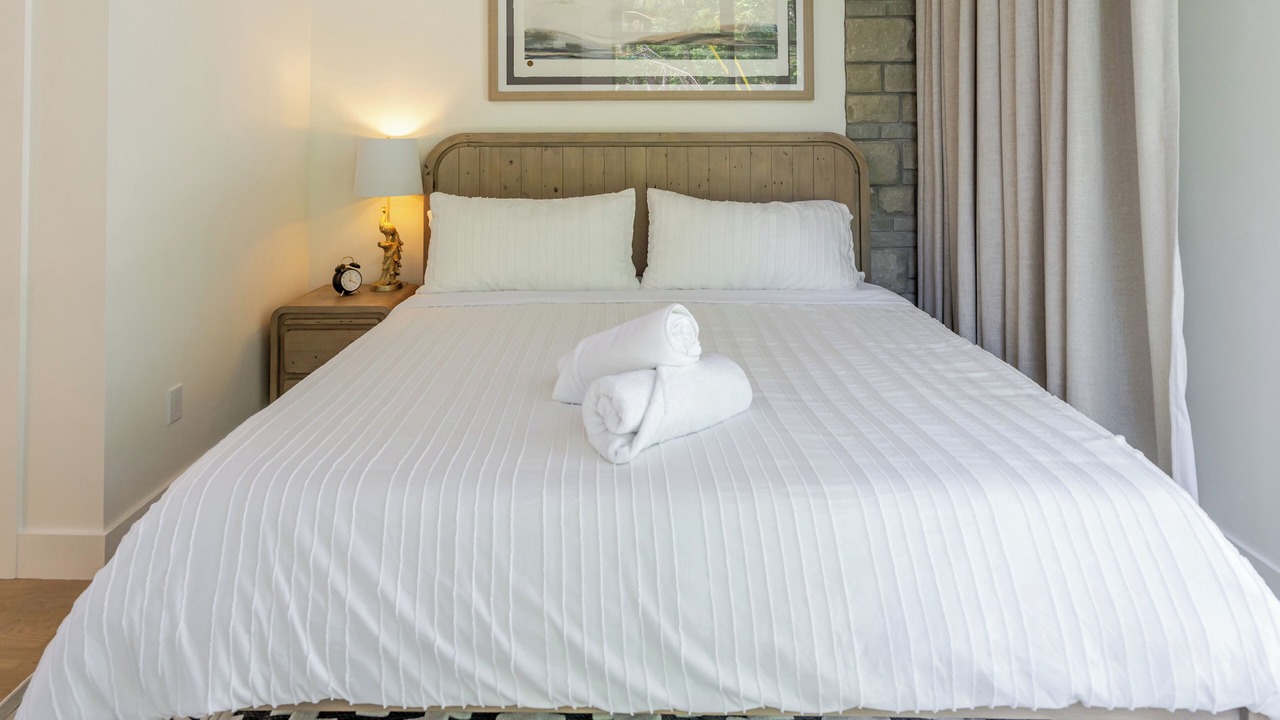 Photo of Bedroom in Gravenhurst