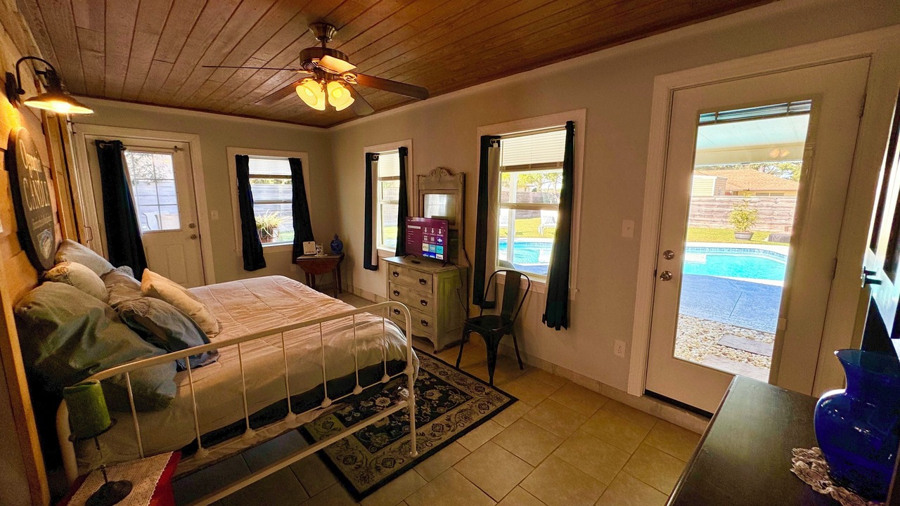 Photo of Bedroom in Dunnellon