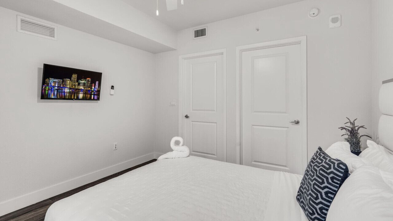 Photo of Bedroom in Midtown