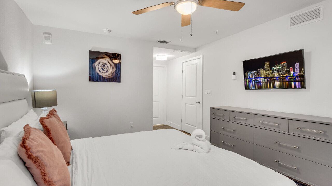 Photo of Bedroom in Midtown