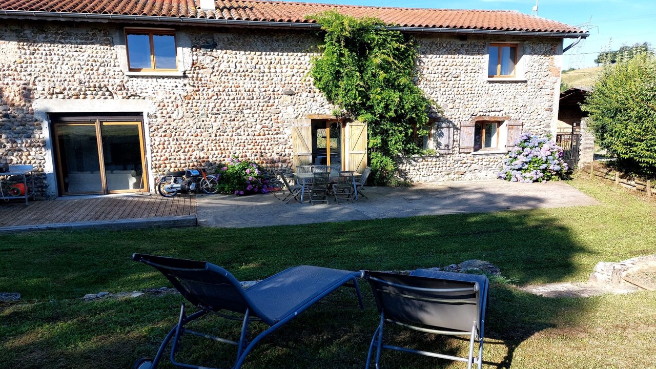 Photo of Patio Balcony in Sainte-Anne-sur-Gervonde
