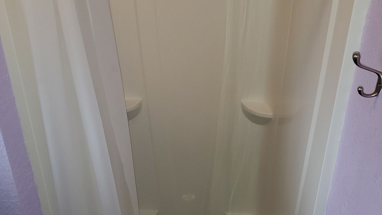 Photo of Bathroom in Wailuku