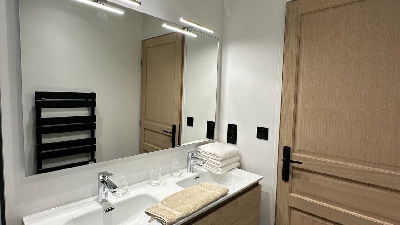 Photo of Bathroom in Condeissiat