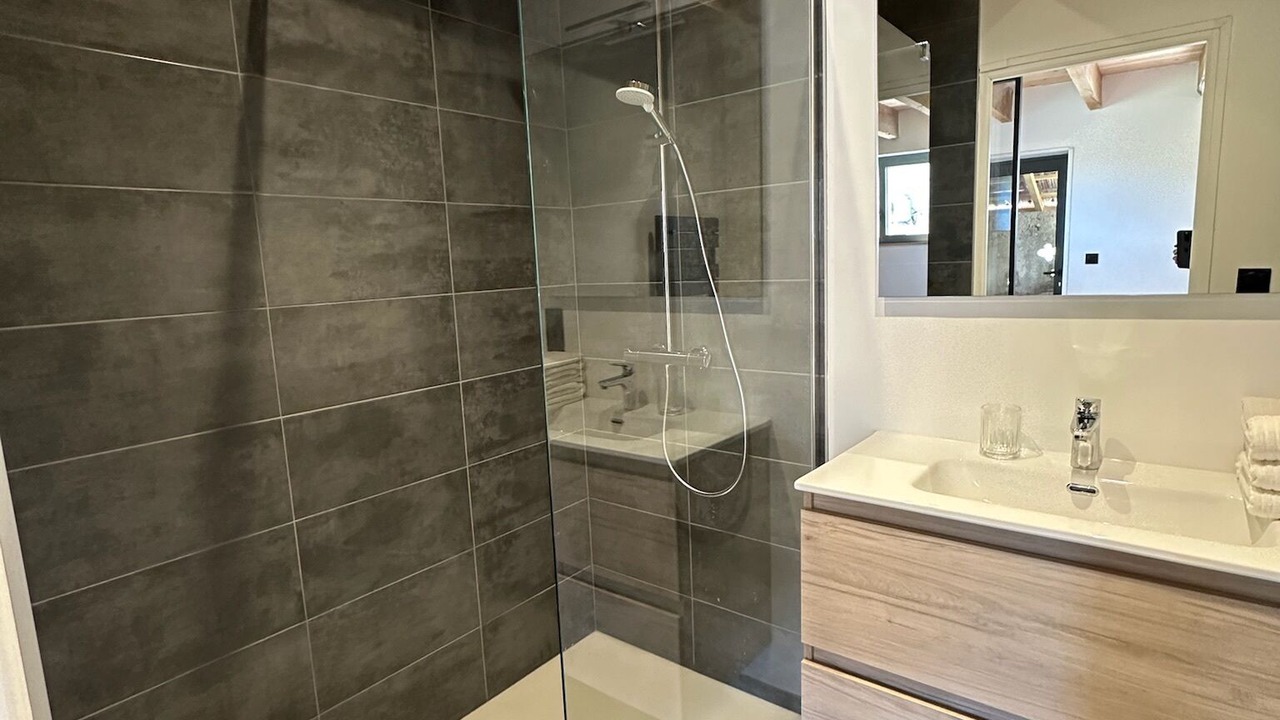 Photo of Bathroom in Condeissiat