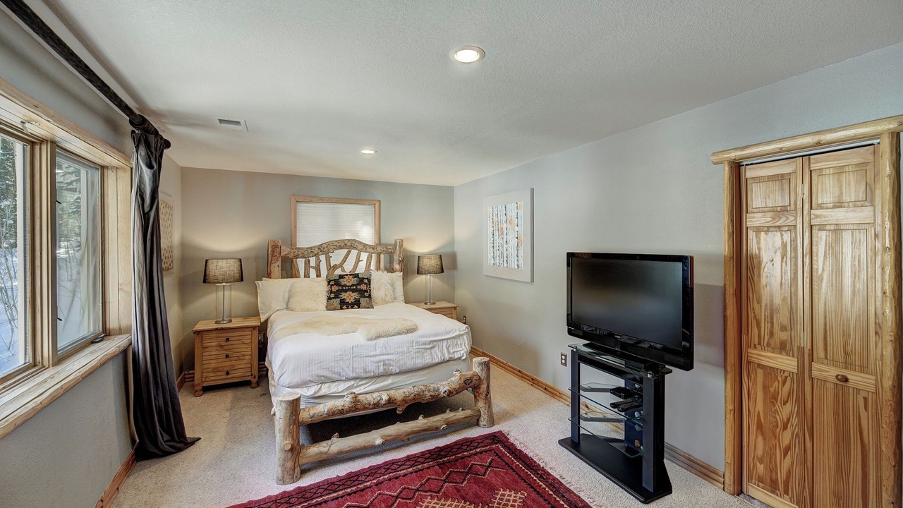 Photo of Bedroom in Blue River