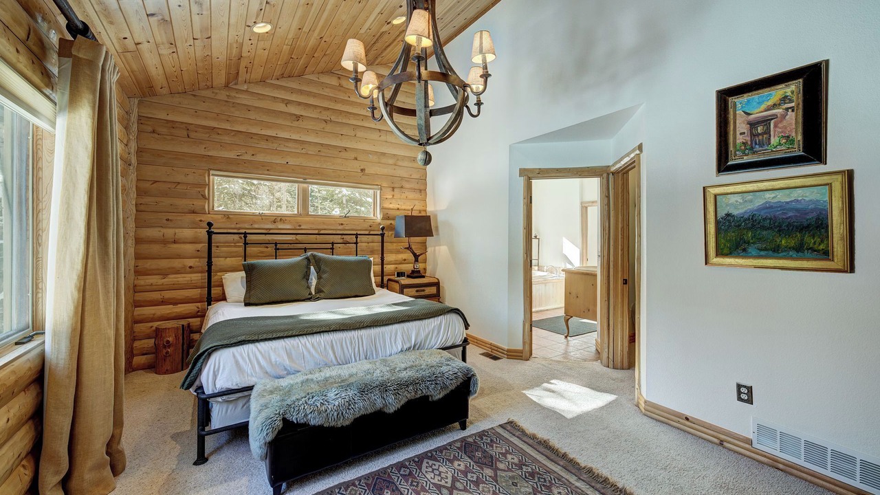 Photo of Bedroom in Blue River